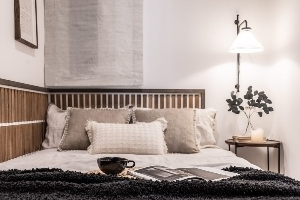 Iruela - 3 Bedrooms and Office in Trafalgar
