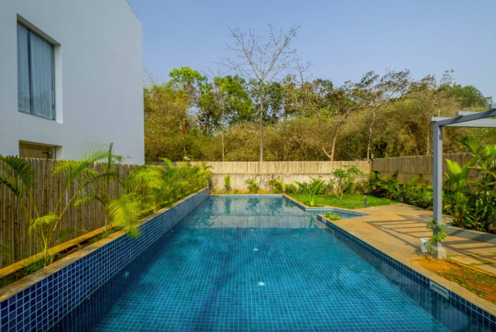 Chic 2BR Retreat in Assagao Near Bawri Izumi