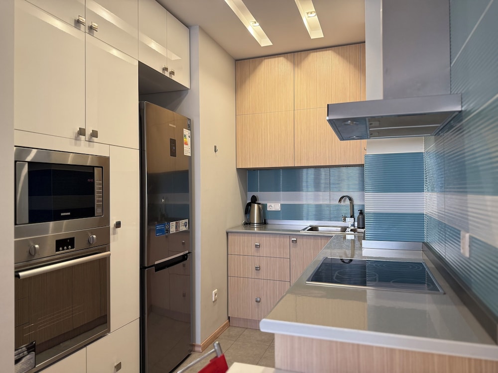 Deluxe 2-bedroom apartment by Sweet Home