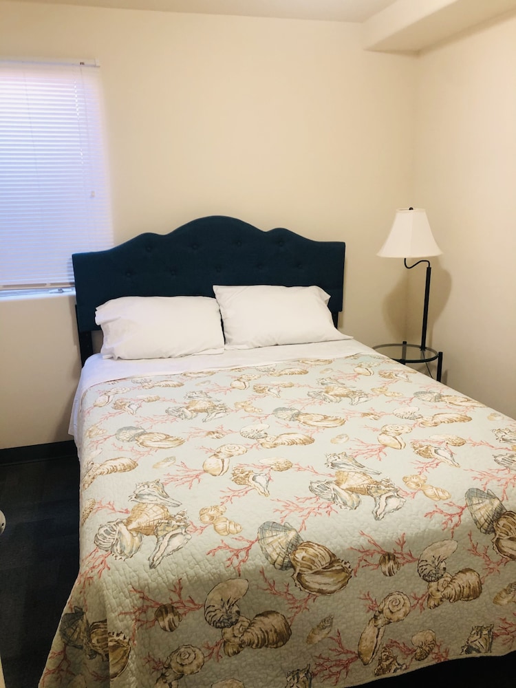 Thunderbird Motel view 4