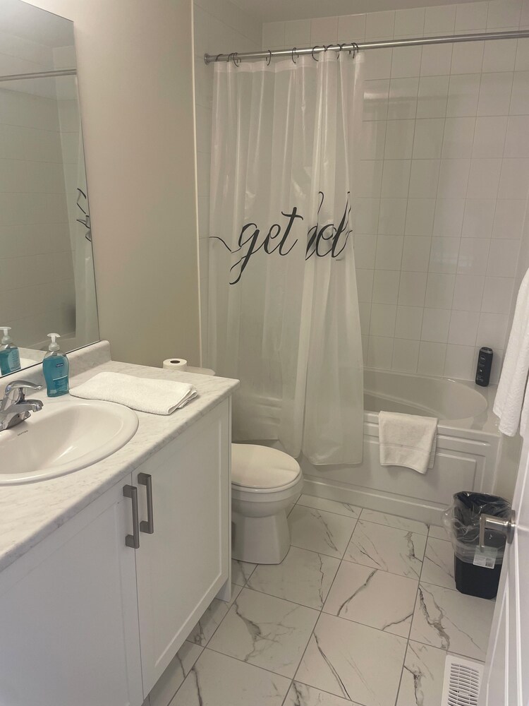 Brand New 3 Bedroom Home in West Niagara