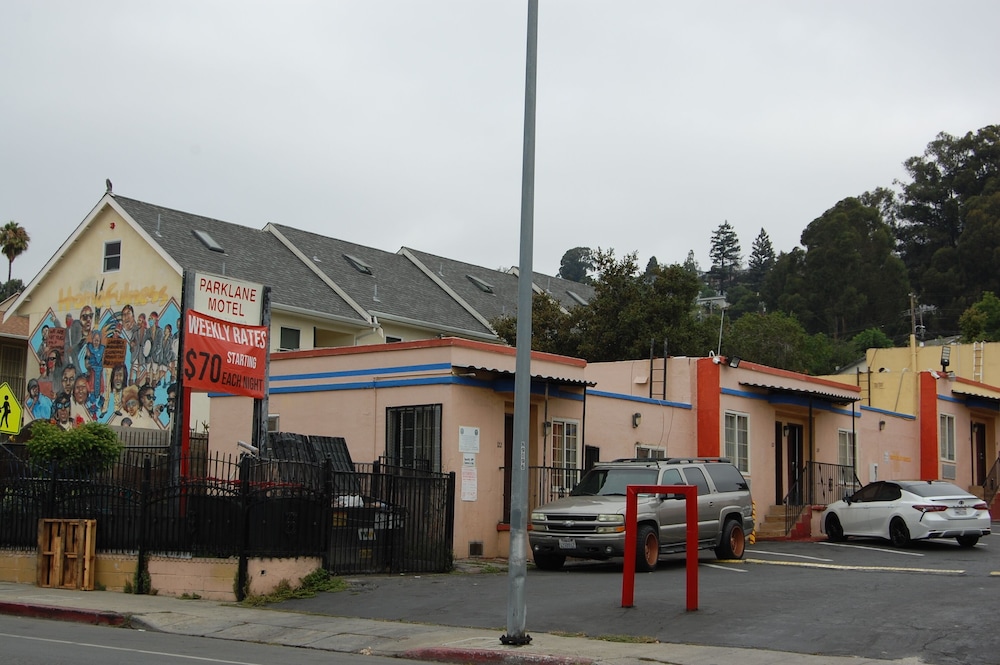 Parklane Motel