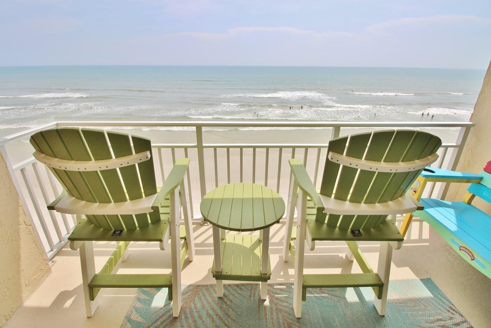 Sea Coast Gardens II 402