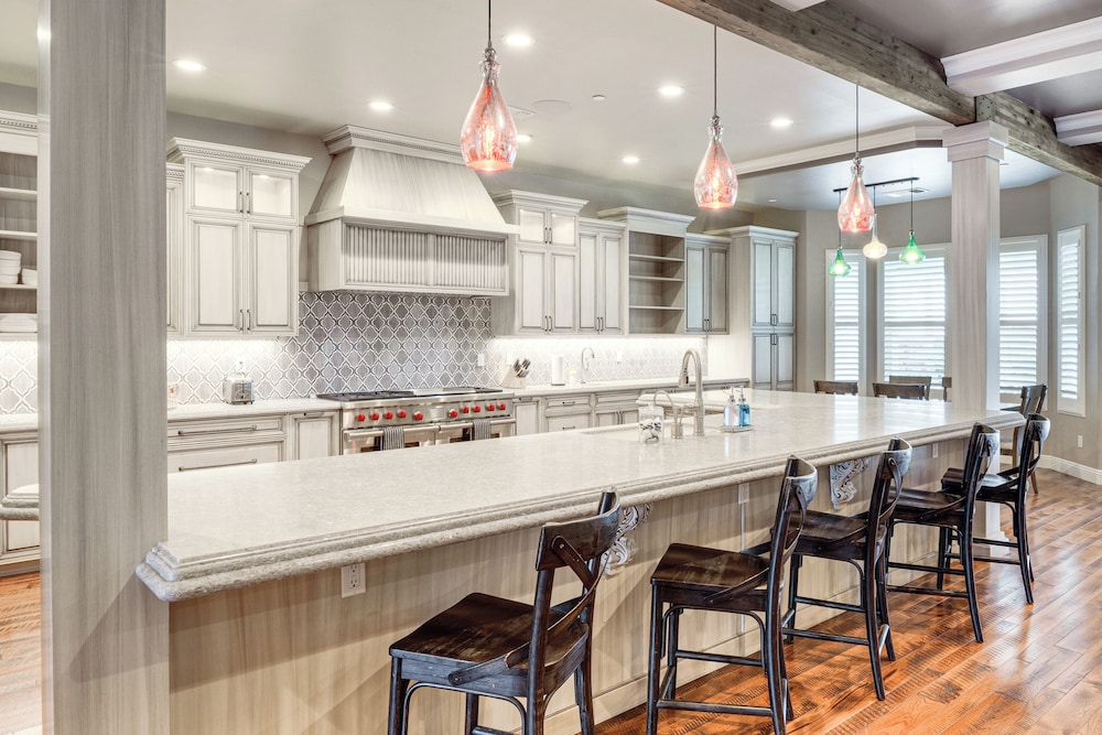 Outdoor Oasis & More: Group Getaway in Porterville
