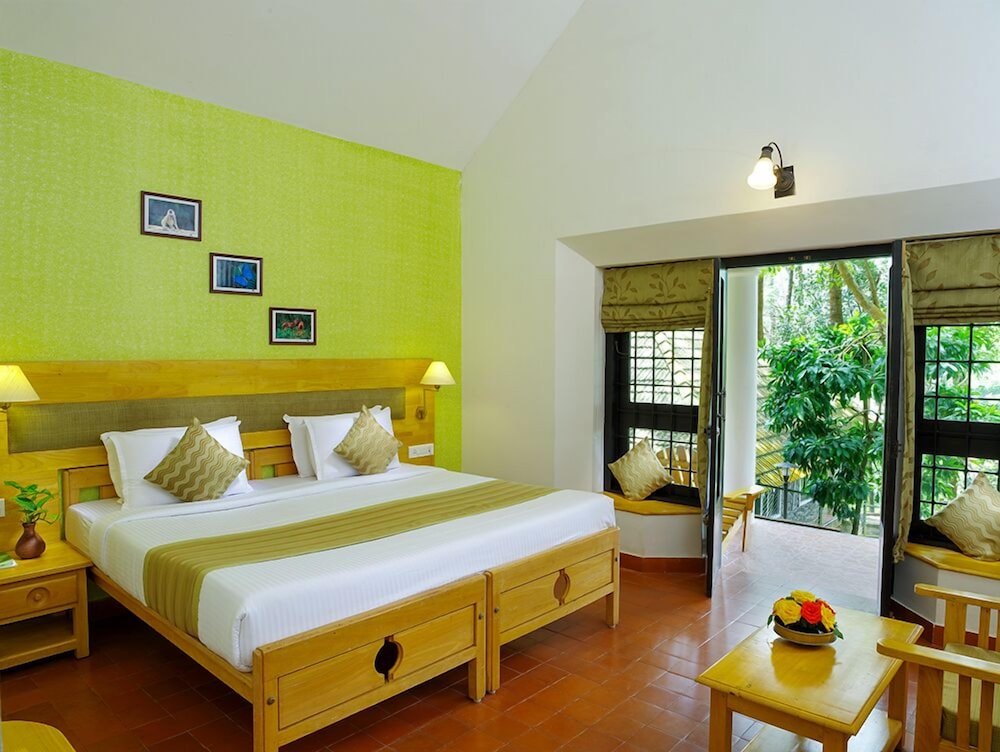 HOTEL TREETOP