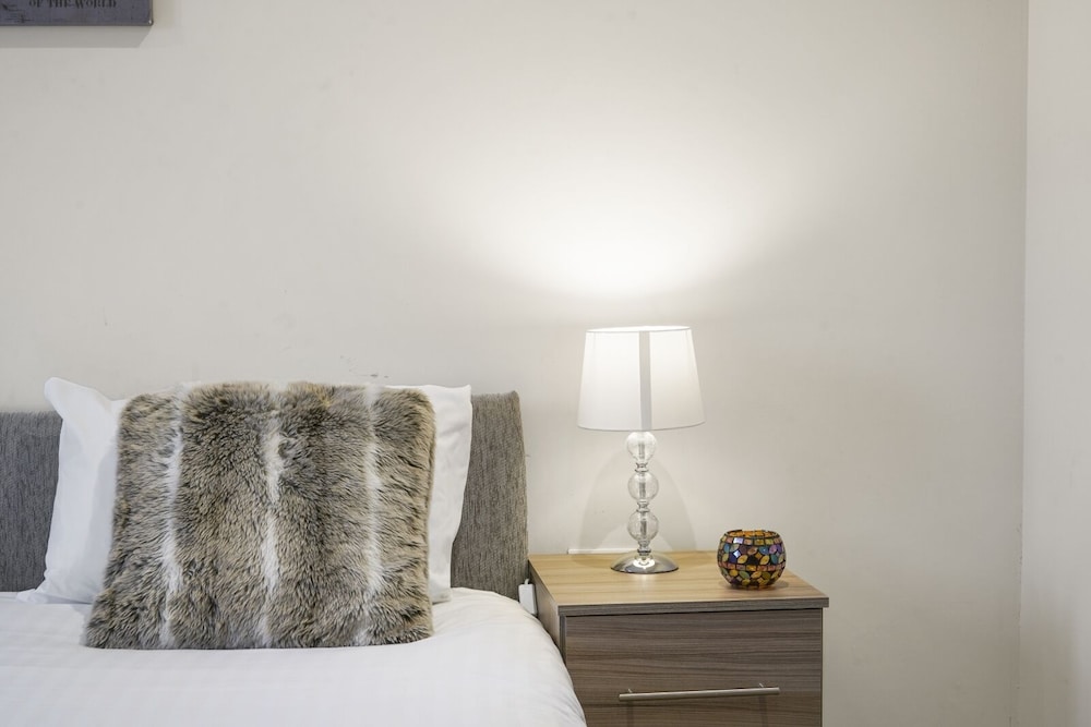 Heathrow Living Serviced Apartments by Ferndale