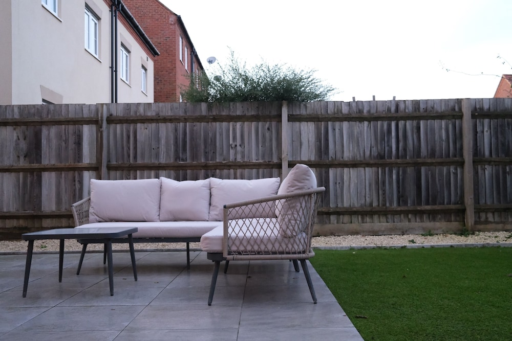 Bicester Villa-6bed-sleeps 14