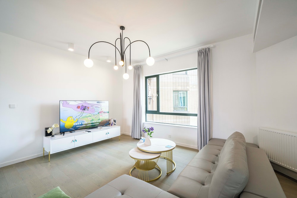 Tyms 3BR 2BA Apt Novel Garden Metro