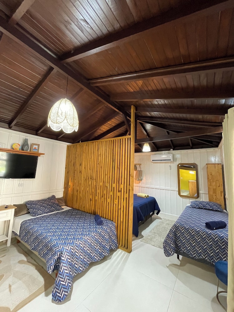 Shangri La Casas e Studios