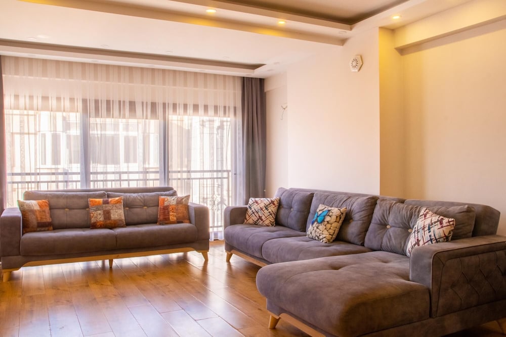 Magnificent Flat With Jacuzzi in Karsiyaka view 3