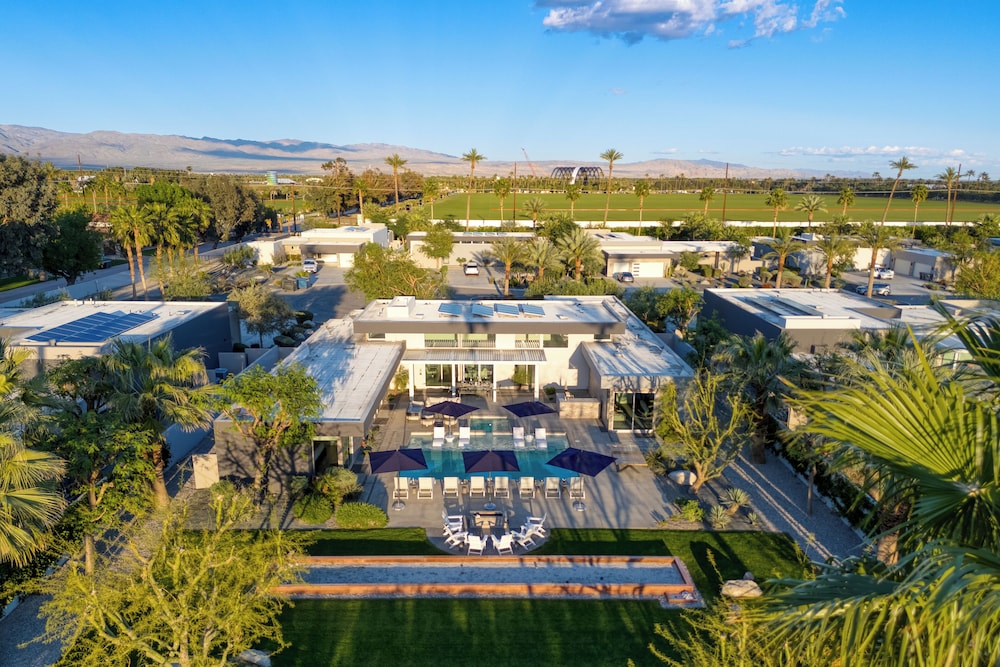 The Polo Villas by AvantStay – Modern Oasis Near Empire Polo Club