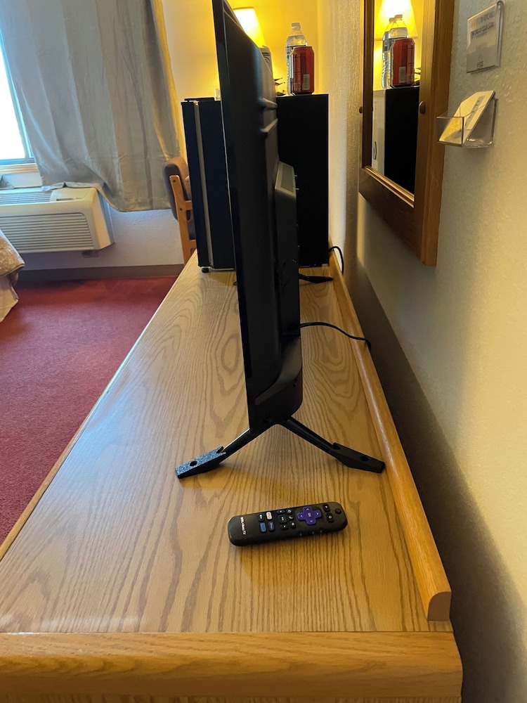 Hygge Inn & Suites