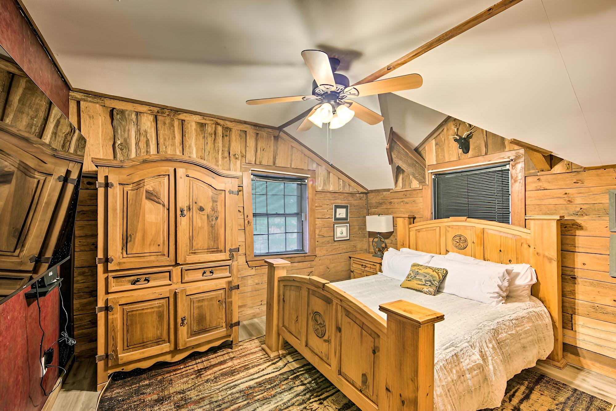 Family & Dog Friendly 'serendipity Estates'! view 5