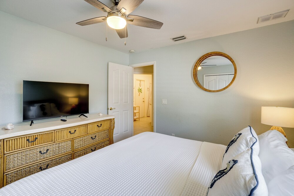 Family Haven w/ Pool! 8 Mi to Warm Mineral Springs