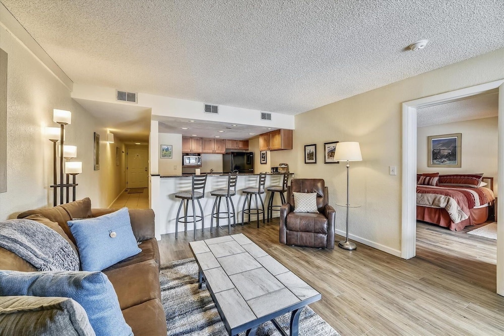 Mountainside 145a 2 Bedroom Condo by RedAwning