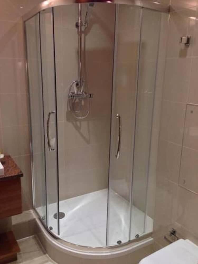 Hayes Vacations - The Airlink Hotel London Heathrow - Property Image 6
