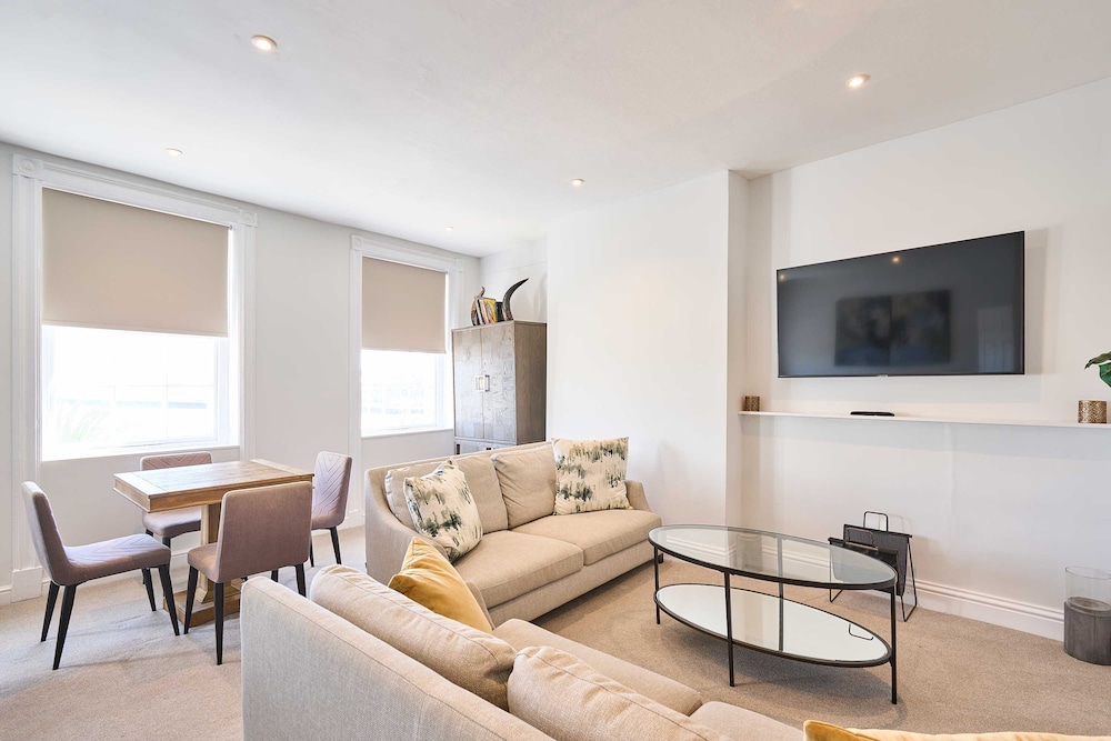 Host Stay Albert House