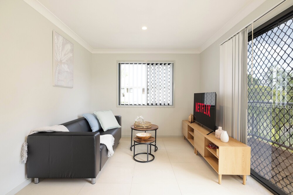 Smart Suites Self Check-in Apartments - 73 Bale