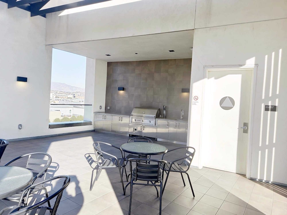 Premier Apts in Vibrant Downtown LA