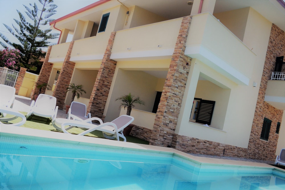 Villa Paglianiti - Your Family Residence