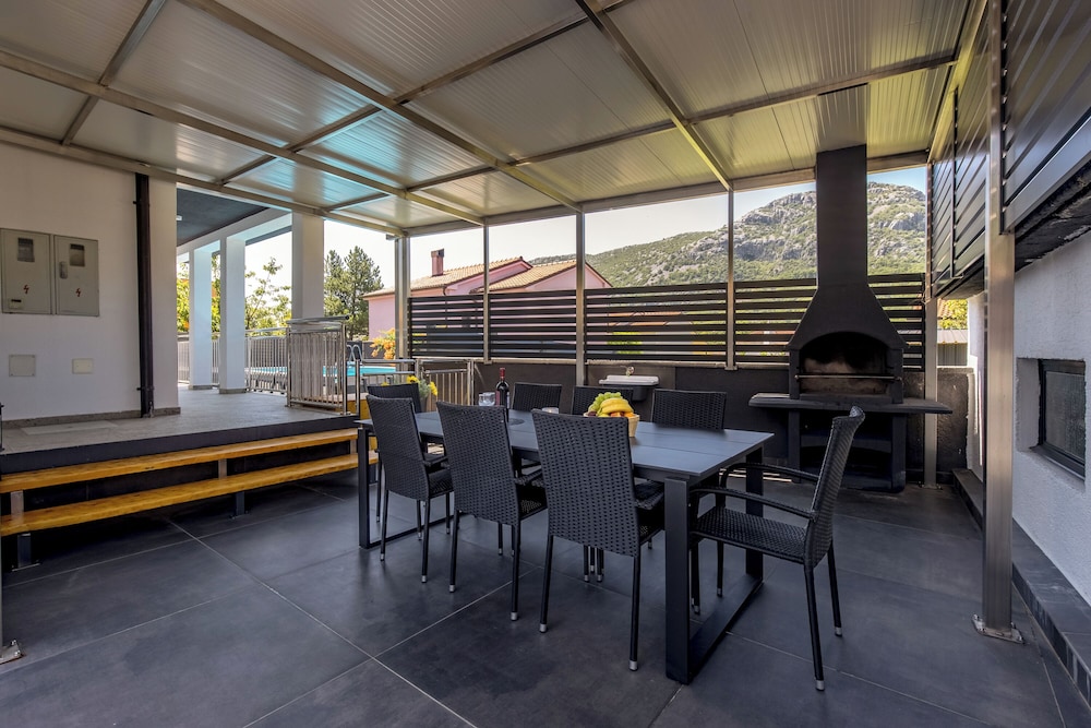 Pool House Beba Tribalj Lake view 4