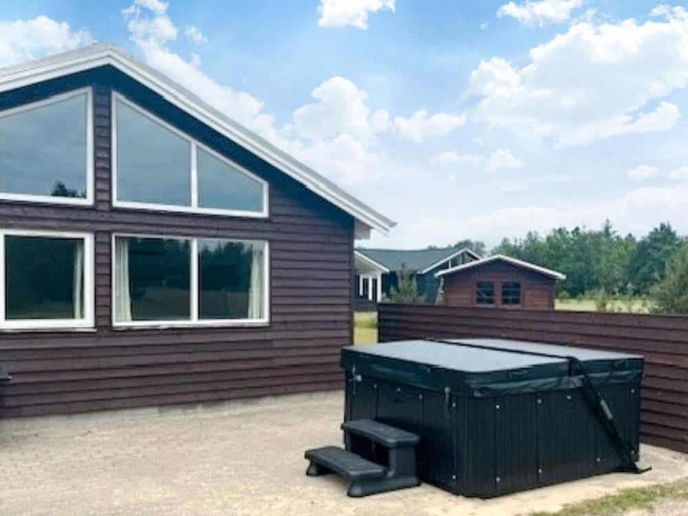 5 Star Holiday Home in Albaek