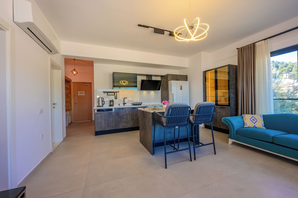 Hi Life Suites