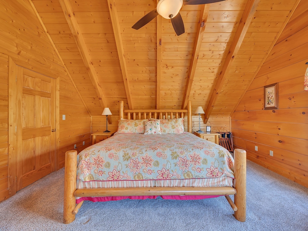 Ern821 - Tranquil Times 5 Bedroom Cabin