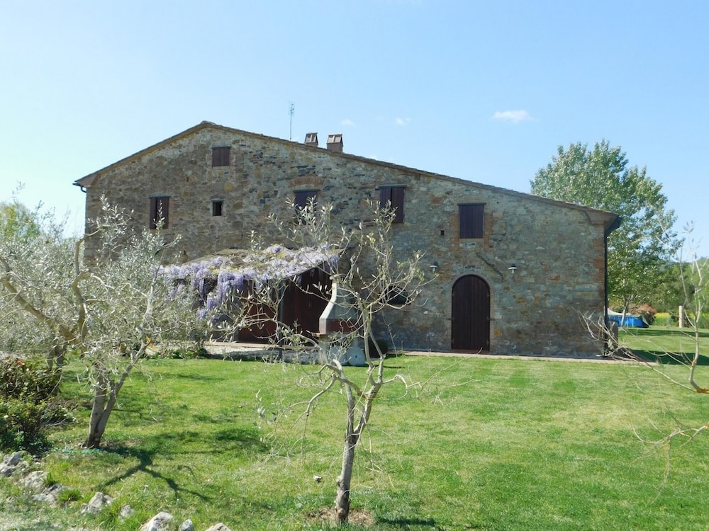 Maremma 2 apt in Tuscany With Garden and Pool view 4