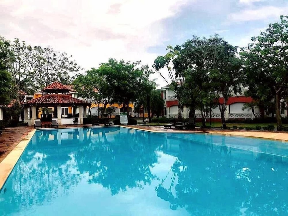 "las Brisas, Juan Dolio, 3 Bedrooms, 3 Pools, Jacuzzi, Beach, Golf,polo"