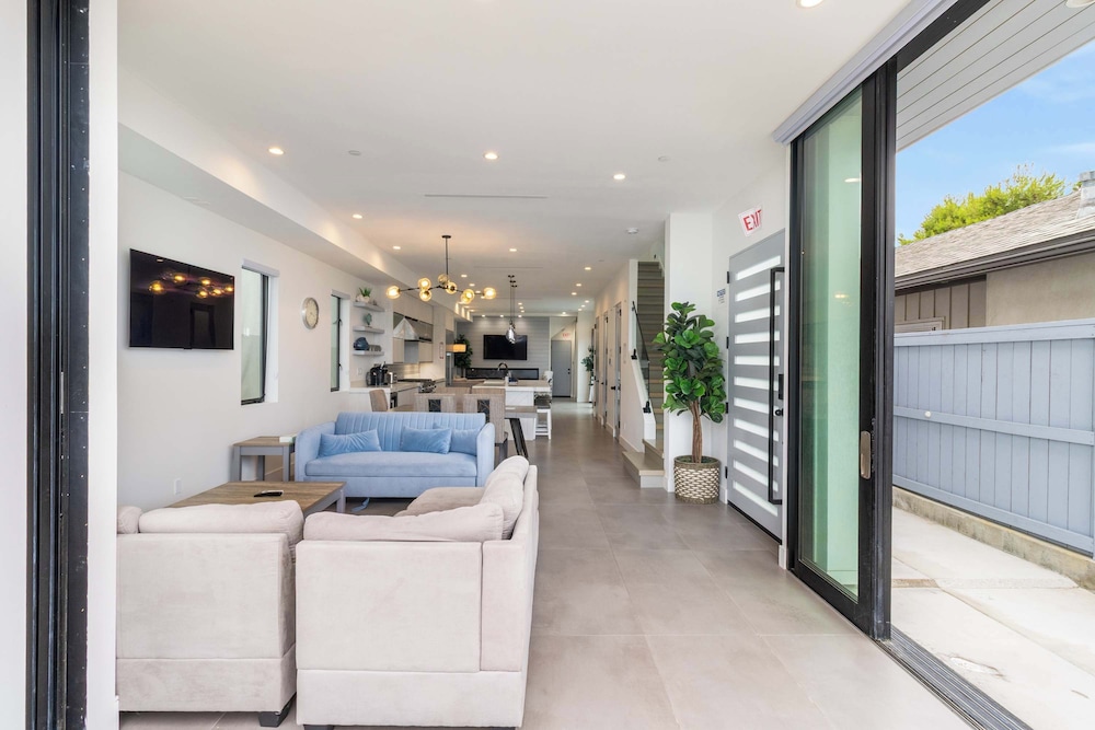@ Marbella Lane - Luxi 4BR Haven w/ Skyscape Views