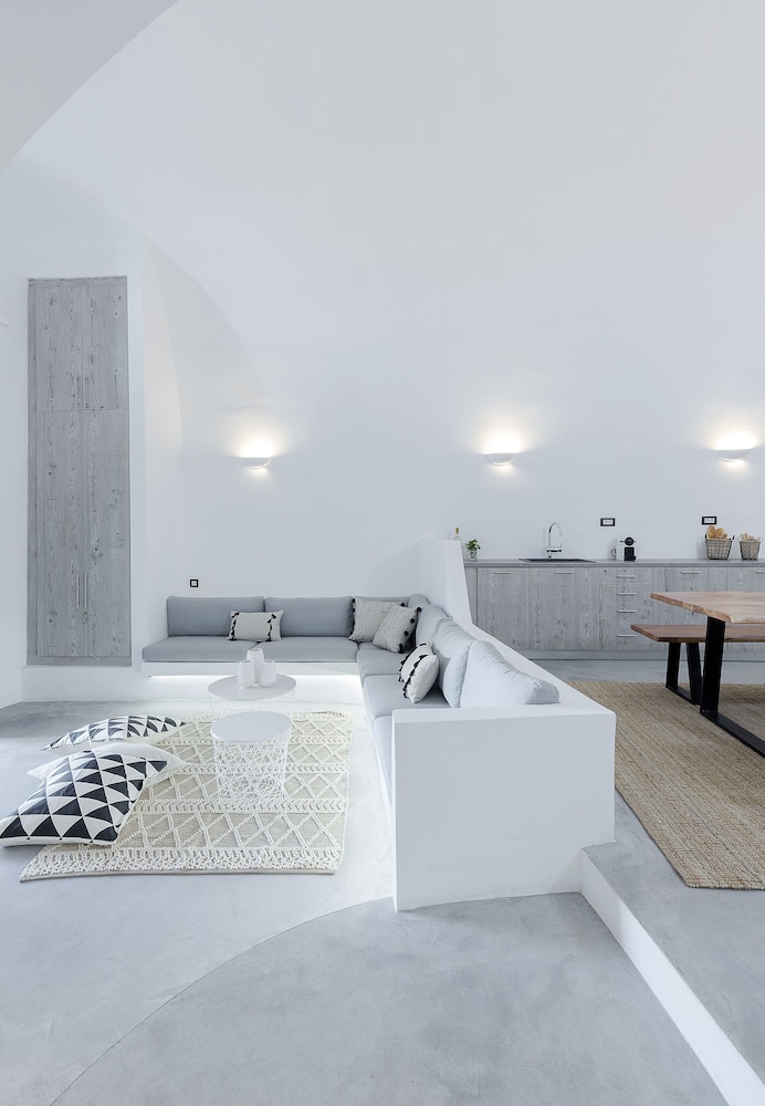 Alluvial Santorini Suites