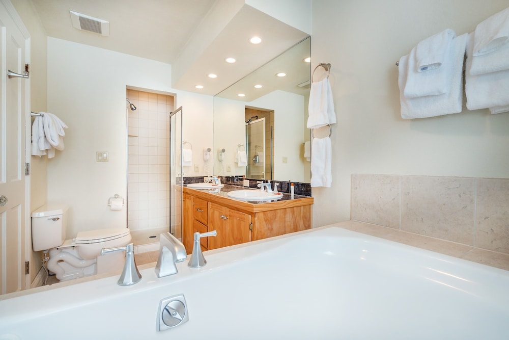 Etta Place Too 113 by Avantstay Close to Town The Slopes In Complex w Communal Pool Hot Tub