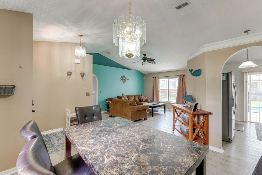Swim, Golf & Explore: Family Gem in Davenport!