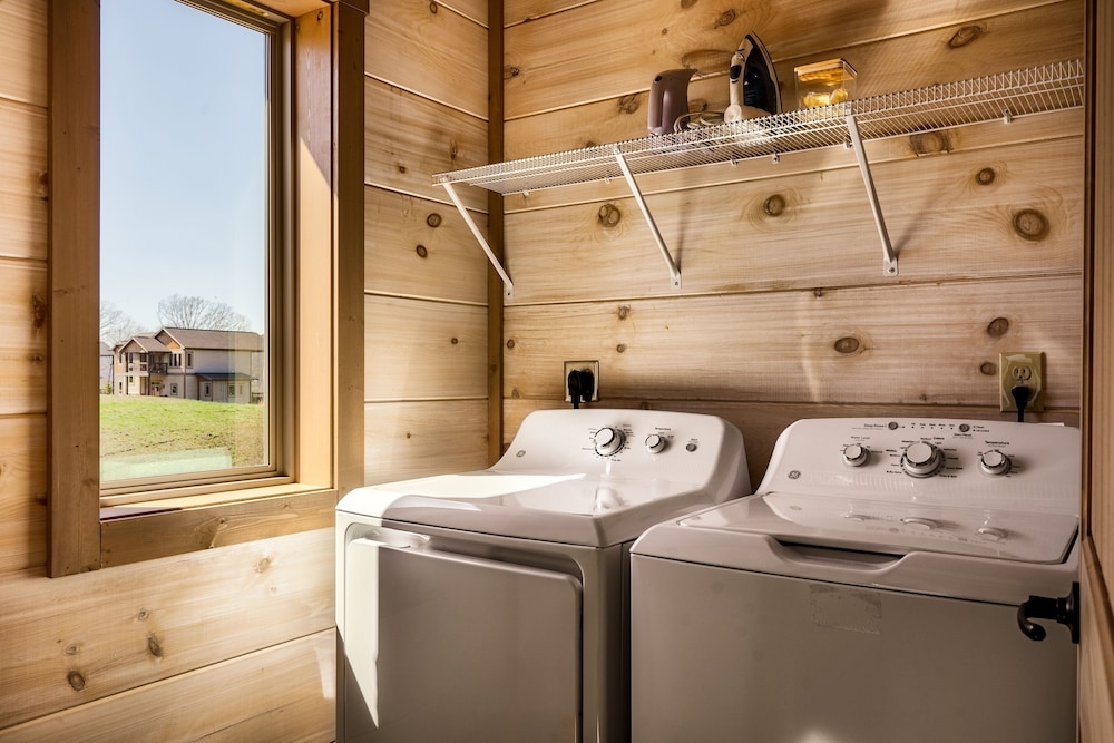 The Luxe 4 Bedroom Cabin