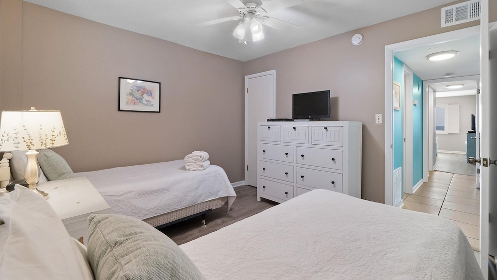 Driftwood Towers #4E by Southern Vacation Rentals
