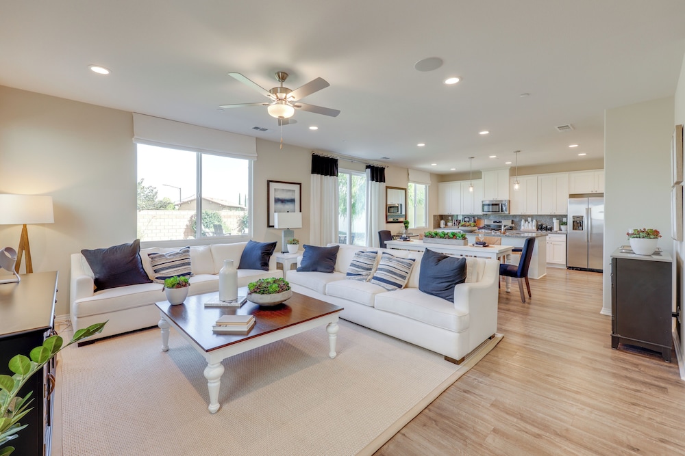 Pool Access & Mtn Views: Family Haven in Beaumont!
