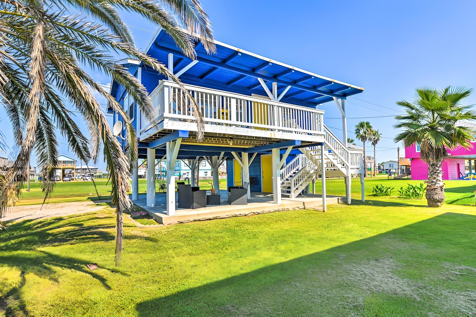 Vibrant Freeport Home: Walk to Sunny Beaches! view 2