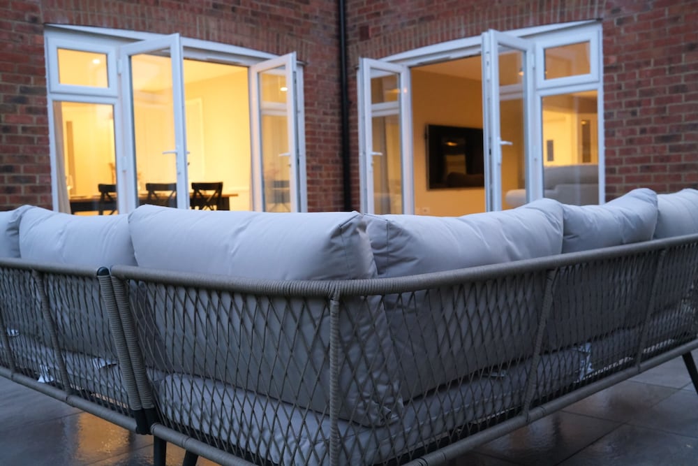 Bicester Villa-6bed-sleeps 14