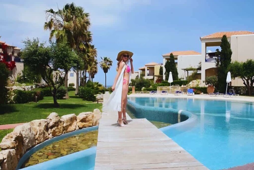 Villa Elias 3BR with Jacuzzi & Pool