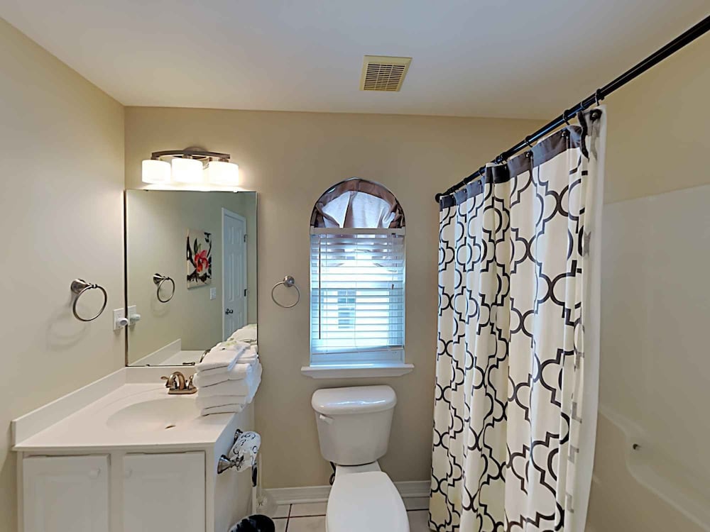 Ocean Breeze by Southern Vacation Rentals view 5