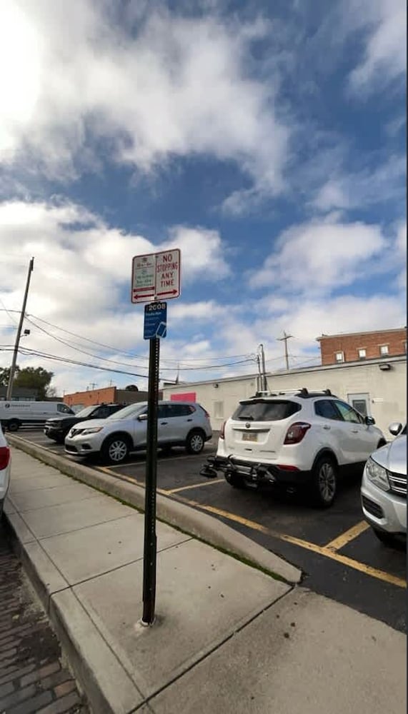 Short North Convention King Bed Parking Free