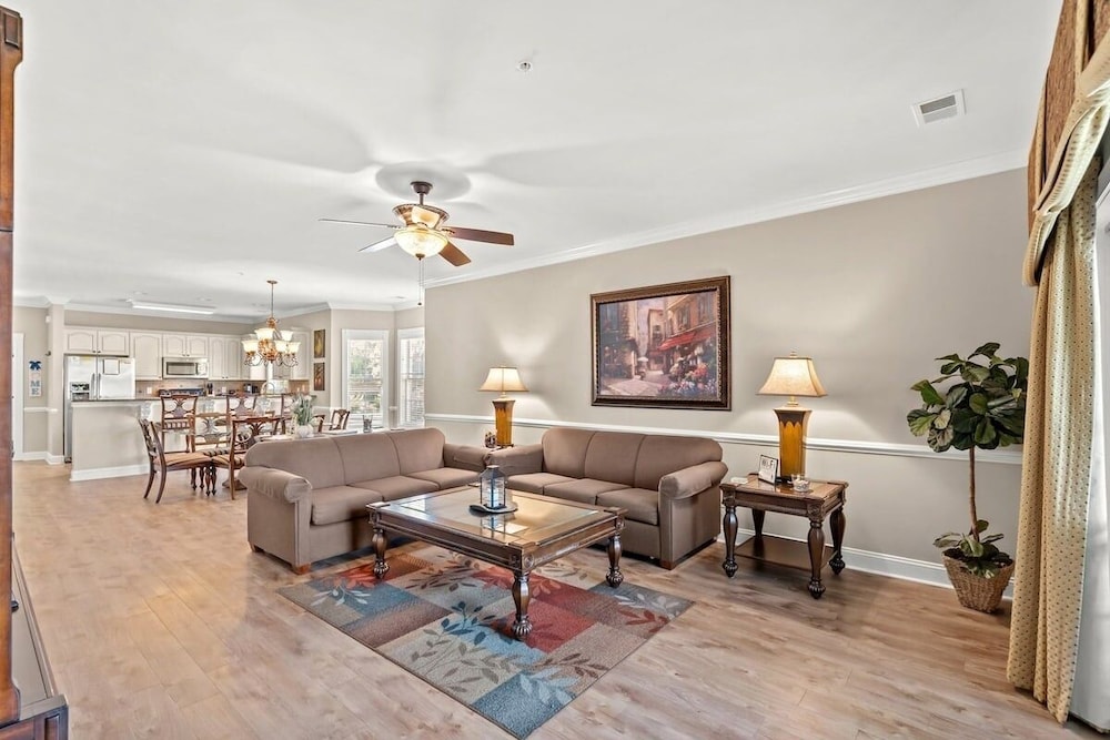 Magnolia Pointe Luster Leaf 4837-301 3 Bedroom Condo