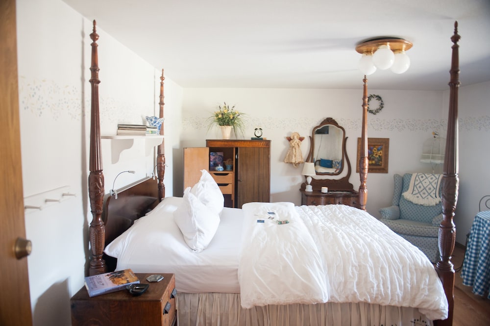 Paradise Gateway B&B and Vacation Homes