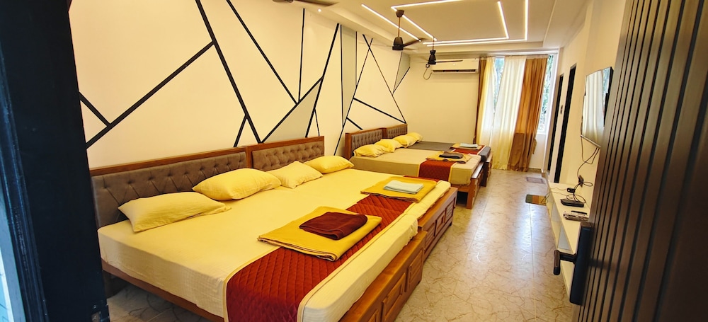 MOON LIGHT RESORT