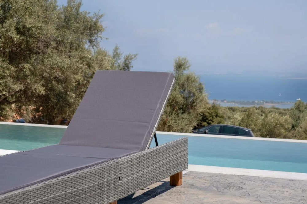 Villa Andria With 5 Bedrooms and 5 Bathrooms