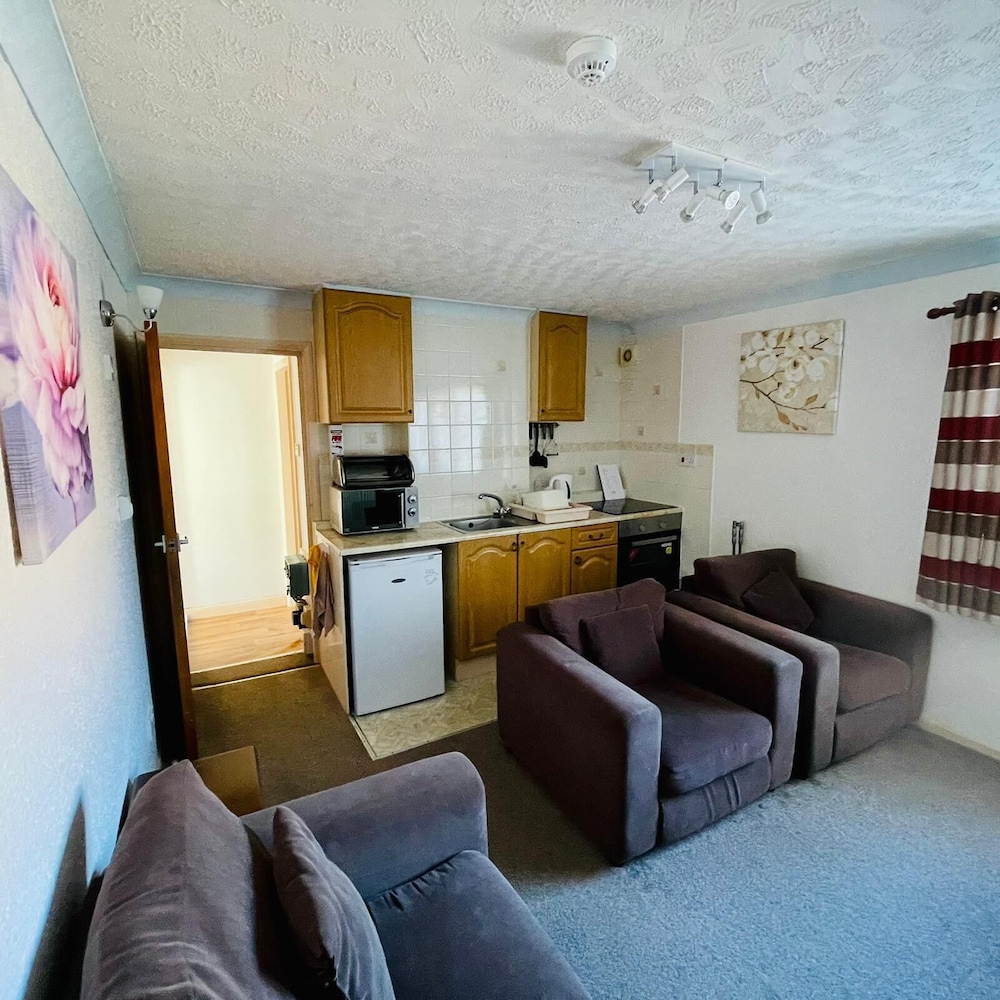 Lyndene Holiday Apartments