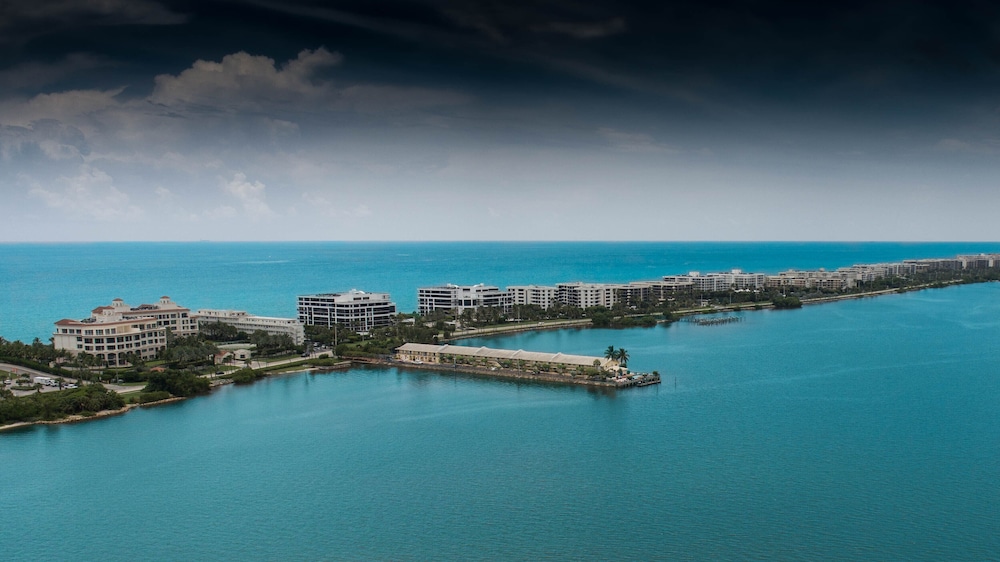 Palm Beach Waterfront Suites