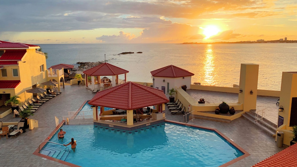 Simpson Bay Resort Marina & Spa 25