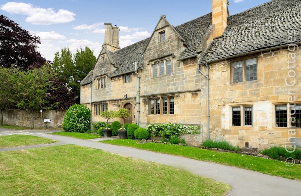 Little Gables